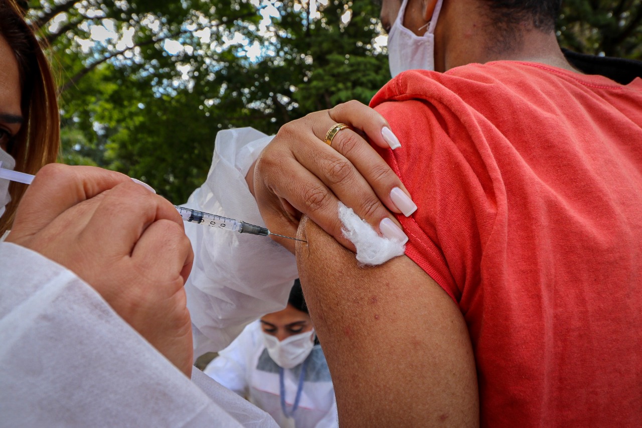 Saúde anuncia cronograma de vacinação contra a Covid-19 para maiores de 30 anos